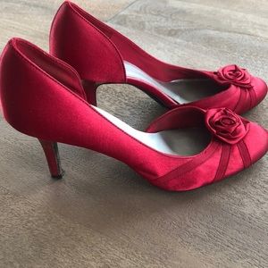 Red satin 🌹heels